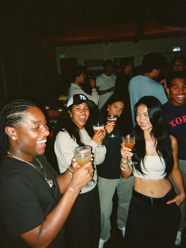 Un moment partagé entre jeunes, photographie des ressources NOMNIE Club